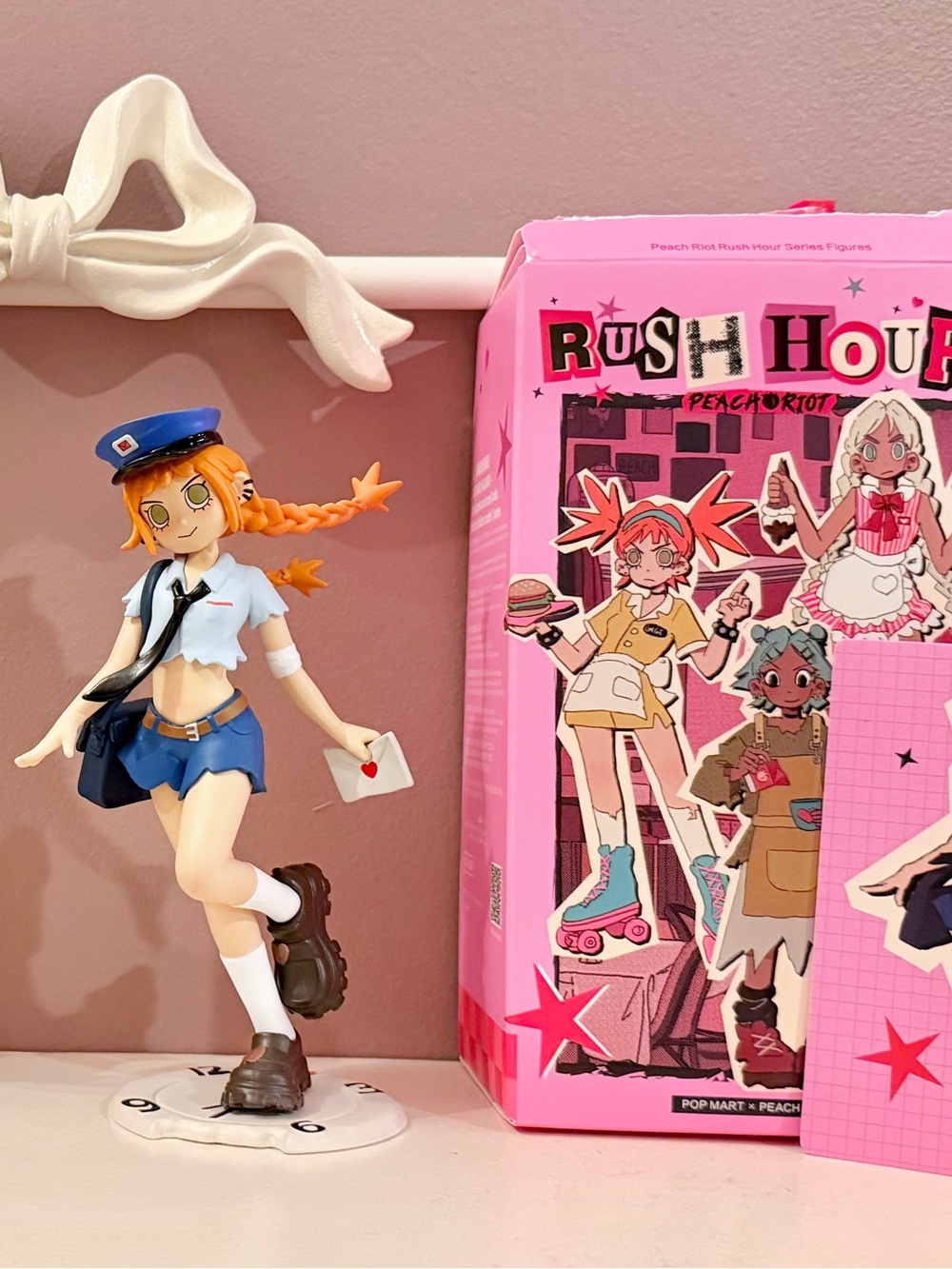 POP MART Peach Riot Blind Box Rush Hour Series-Gigi Mail Delivery